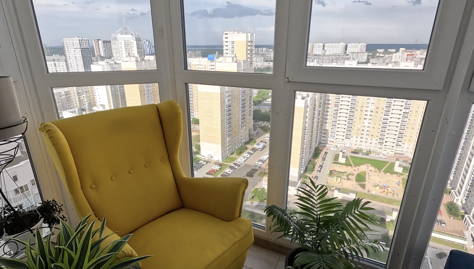 Кировский район, Библиотечная